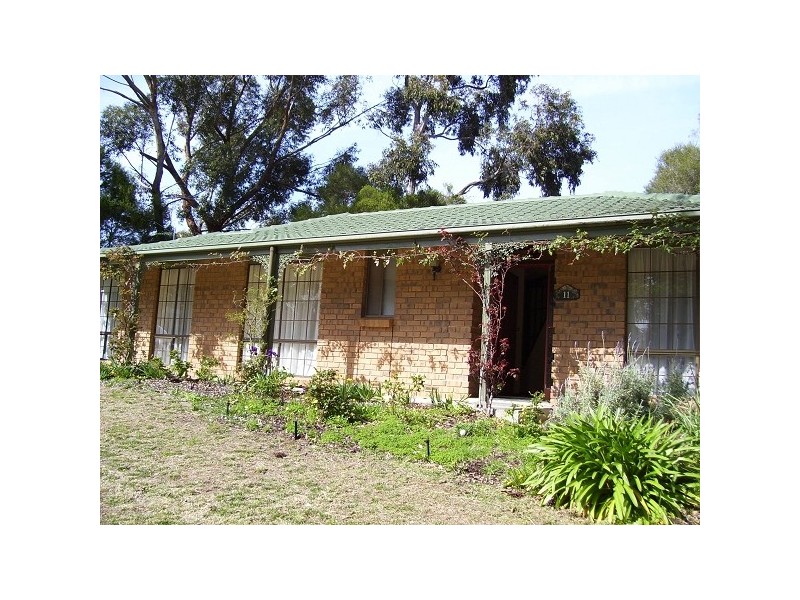 11 Iona Road, Aberfoyle Park SA 5159