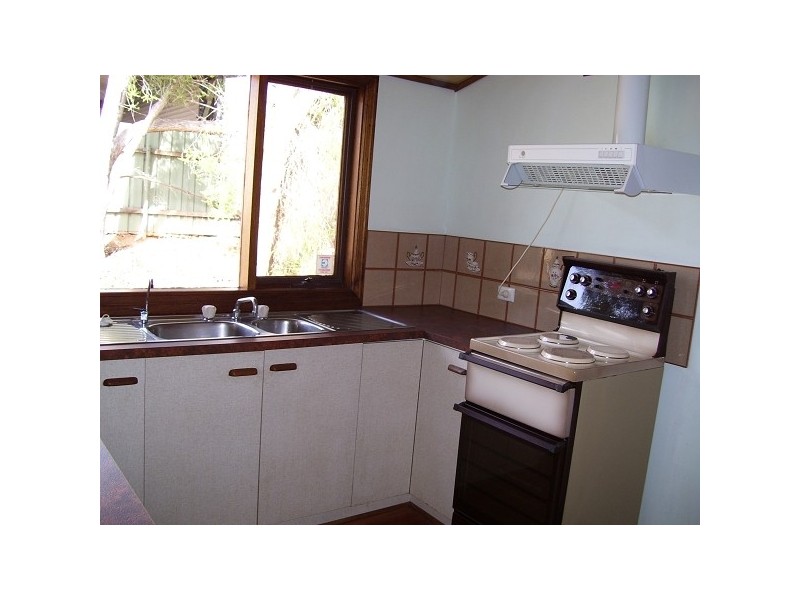 11 Iona Road, Aberfoyle Park SA 5159