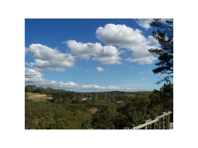 61 Emmett Road, Crafers West SA 5152