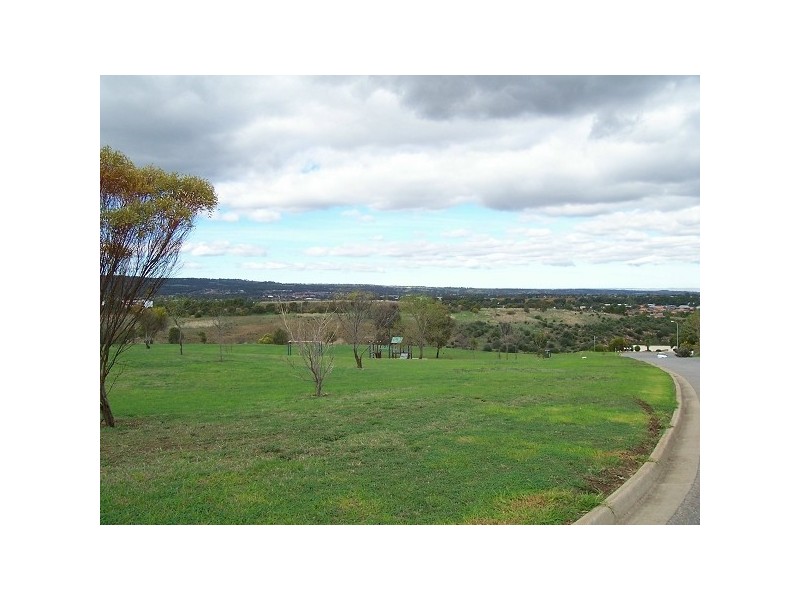 21 Barton Drive, Trott Park SA 5158