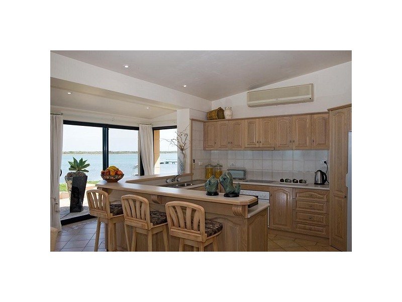 47 Goolwa Channel Drive, Hindmarsh Island SA 5214