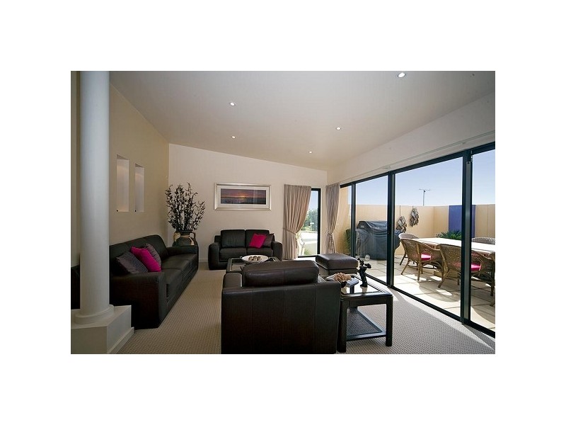 47 Goolwa Channel Drive, Hindmarsh Island SA 5214