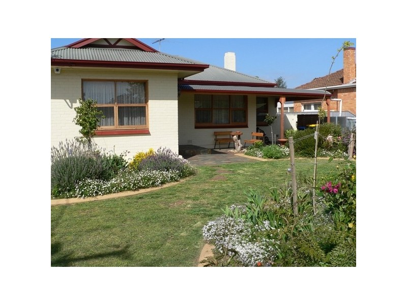 15 Mathias Avenue, Cumberland Park SA 5041