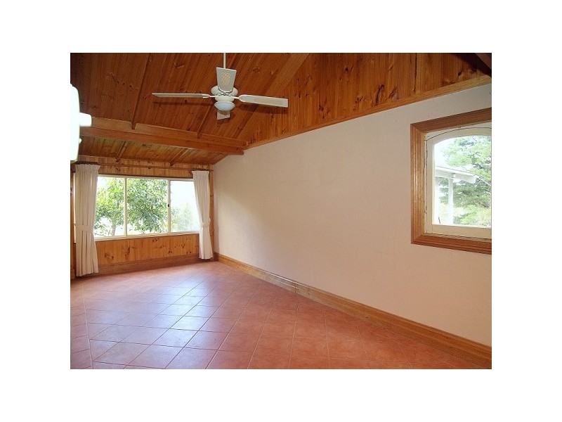 61 Emmett Road, Crafers West SA 5152