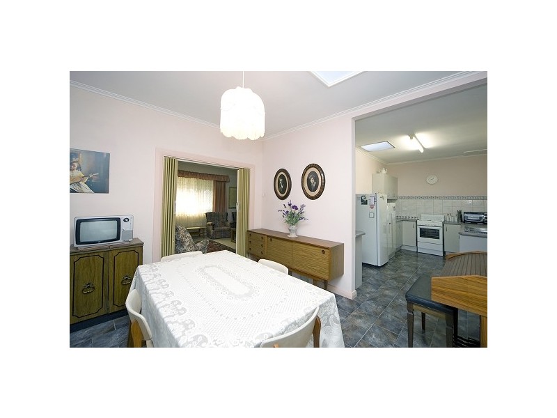 3 Windsor Avenue, Clearview SA 5085