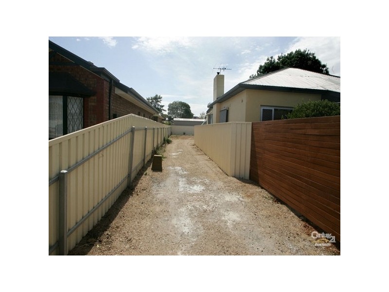 15a Nilpena Avenue, Park Holme SA 5043