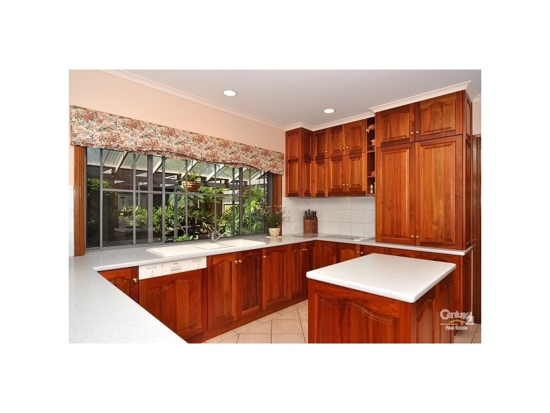 102 Perry Barr Road, Hallett Cove SA 5158