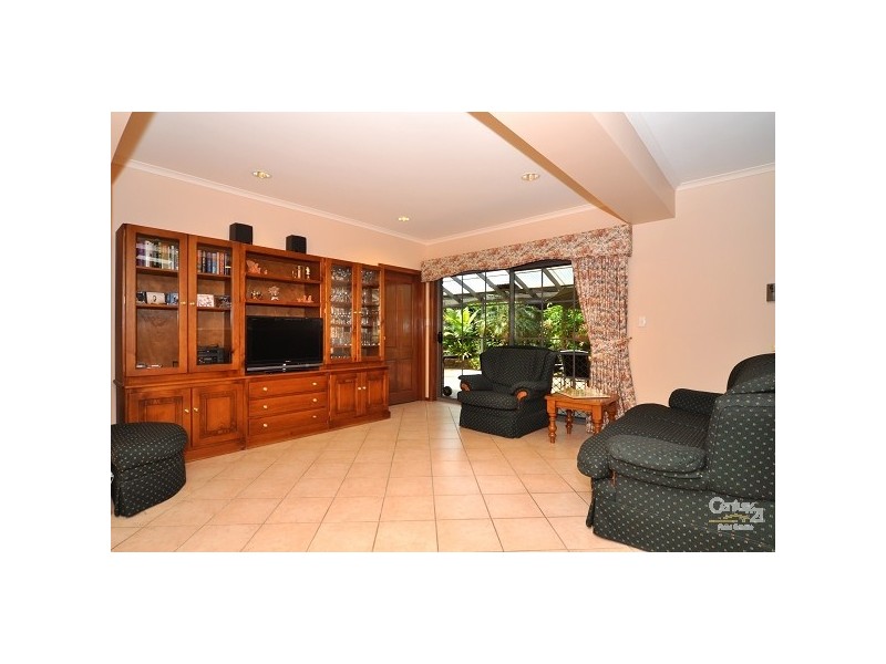 102 Perry Barr Road, Hallett Cove SA 5158