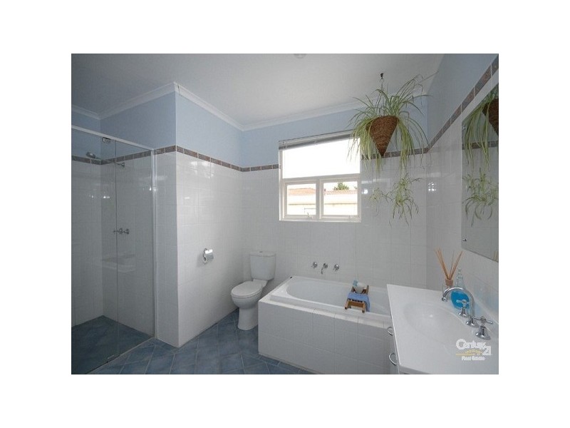 100 Avenue Road, Clarence Gardens SA 5039