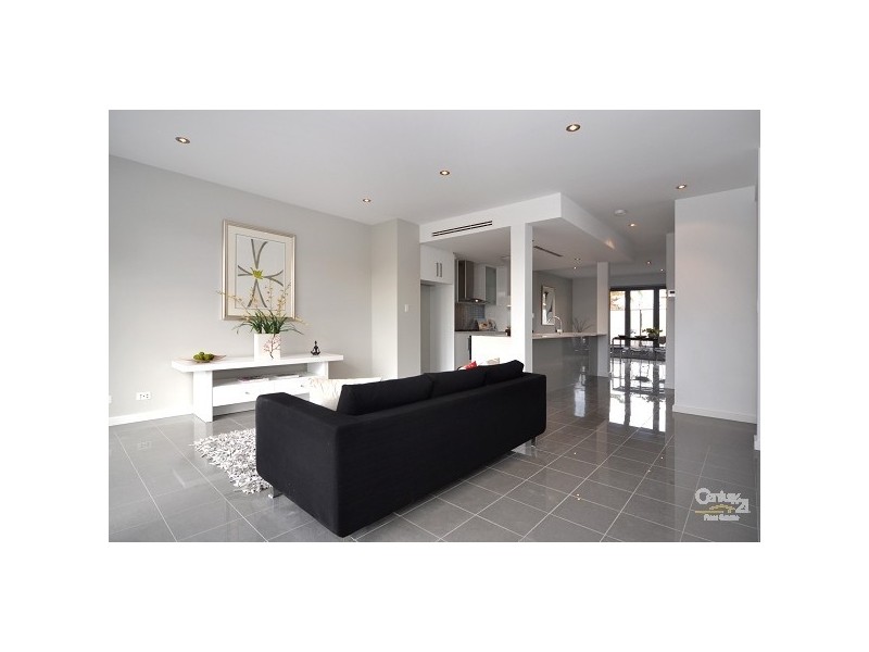 2 College Street, Glenelg SA 5045