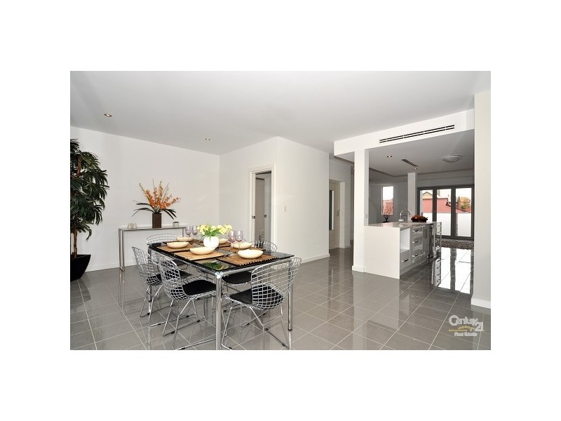 2 College Street, Glenelg SA 5045