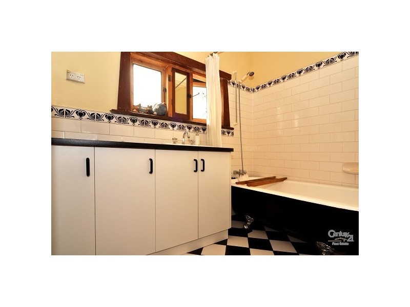 13 Chatham Road, Keswick SA 5035