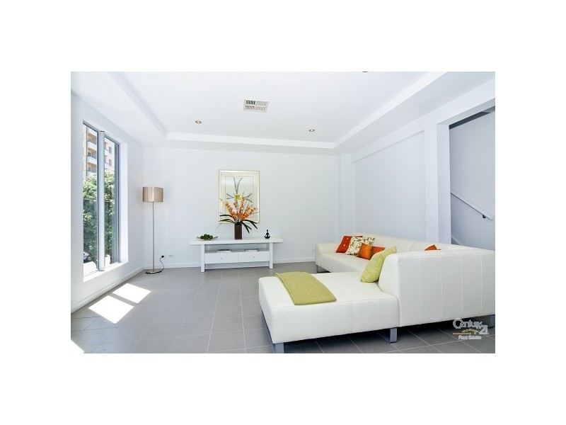 2b College Street, Glenelg SA 5045