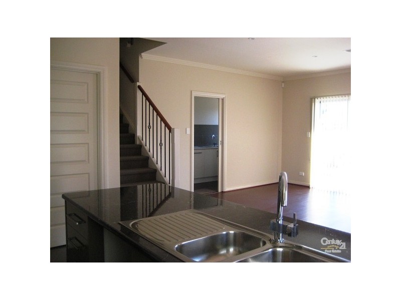 310a & 310b Oaklands Road, Park Holme SA 5043