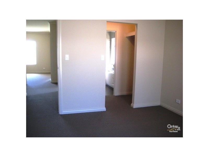 310a & 310b Oaklands Road, Park Holme SA 5043