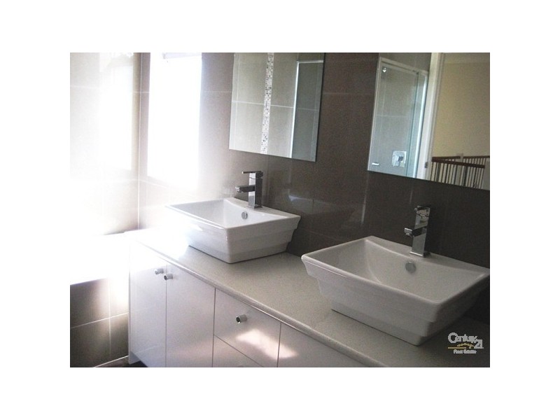 310a & 310b Oaklands Road, Park Holme SA 5043