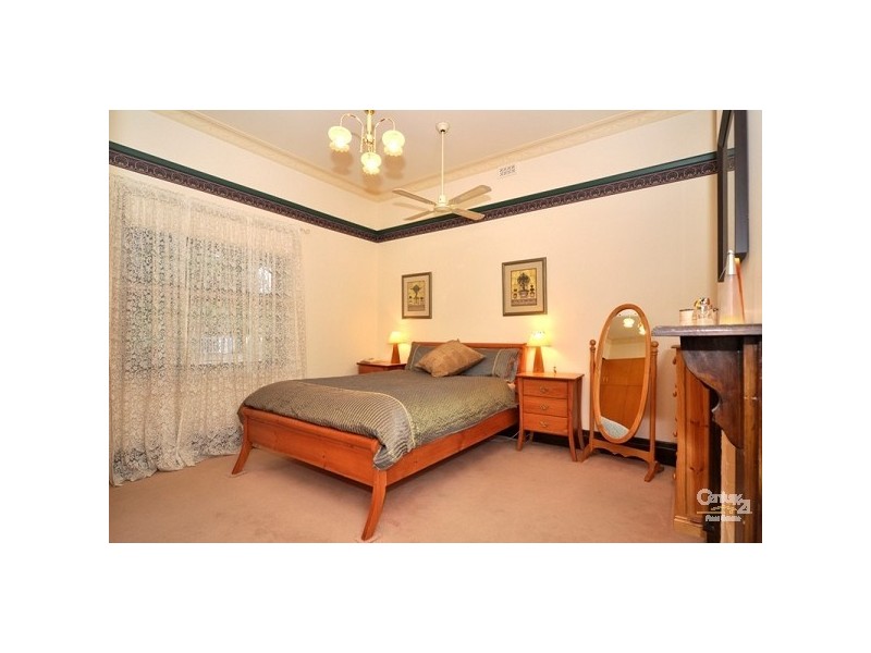 17 Yulinda Terrace, Lower Mitcham SA 5062