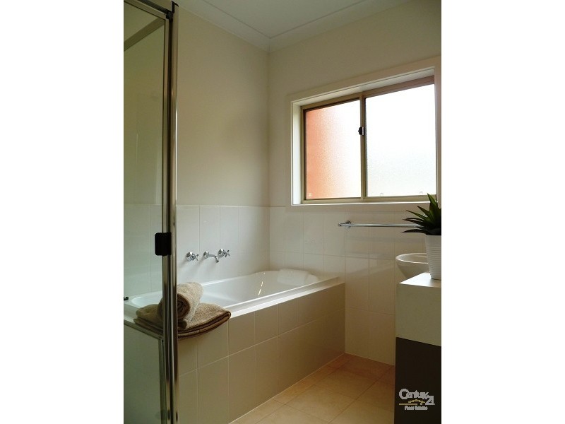 8 Crystal Avenue, St Marys SA 5042