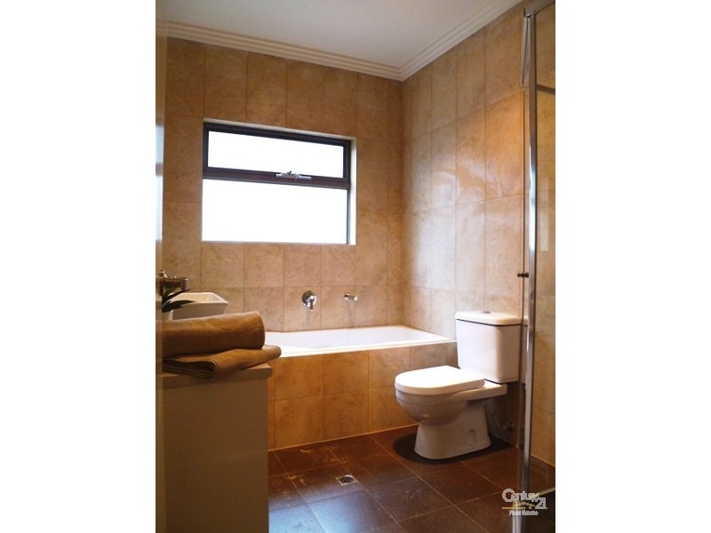 82 Tiparra Avenue, Park Holme SA 5043