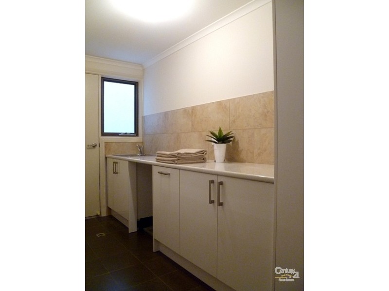 82 Tiparra Avenue, Park Holme SA 5043