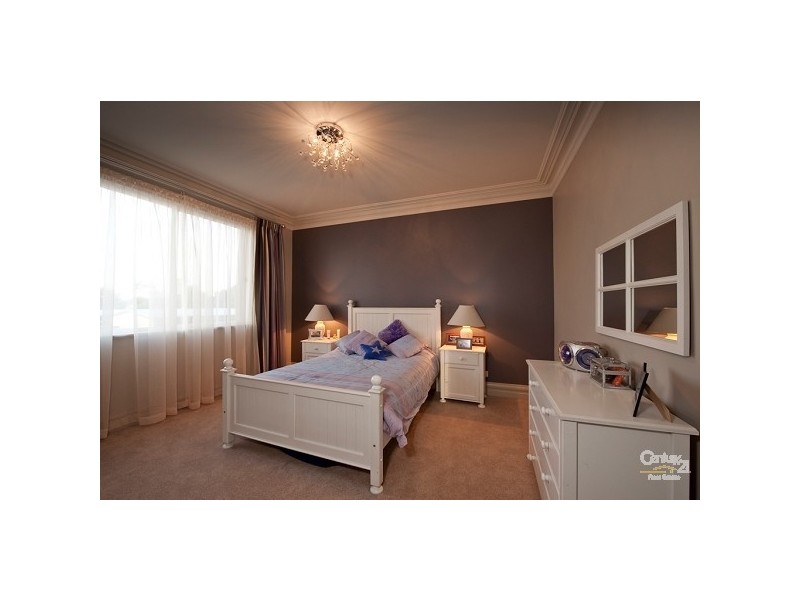 1 Highfield Avenue, St Georges SA 5064