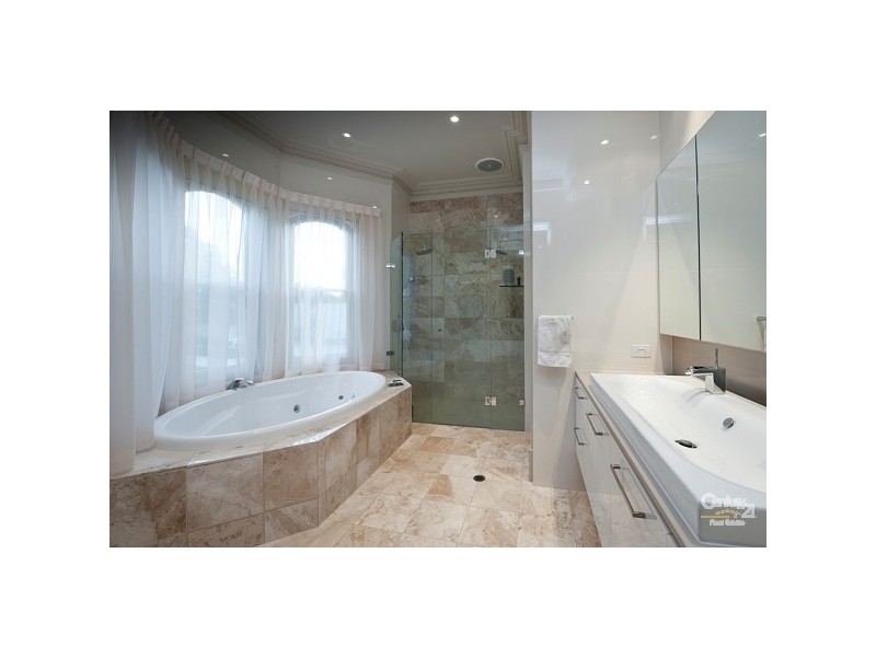 1 Highfield Avenue, St Georges SA 5064