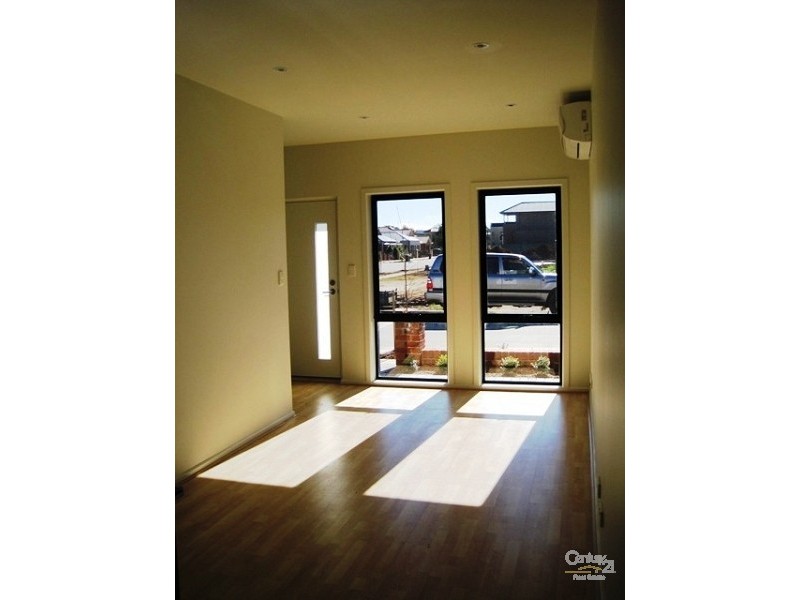 1 Franklin Avenue, Mawson Lakes SA 5095