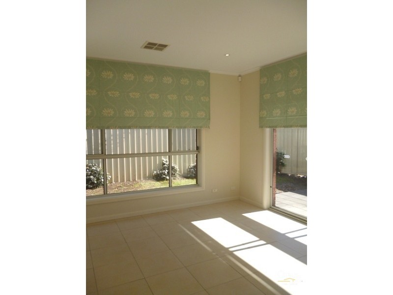 11 Arcadia Drive, Smithfield SA 5114