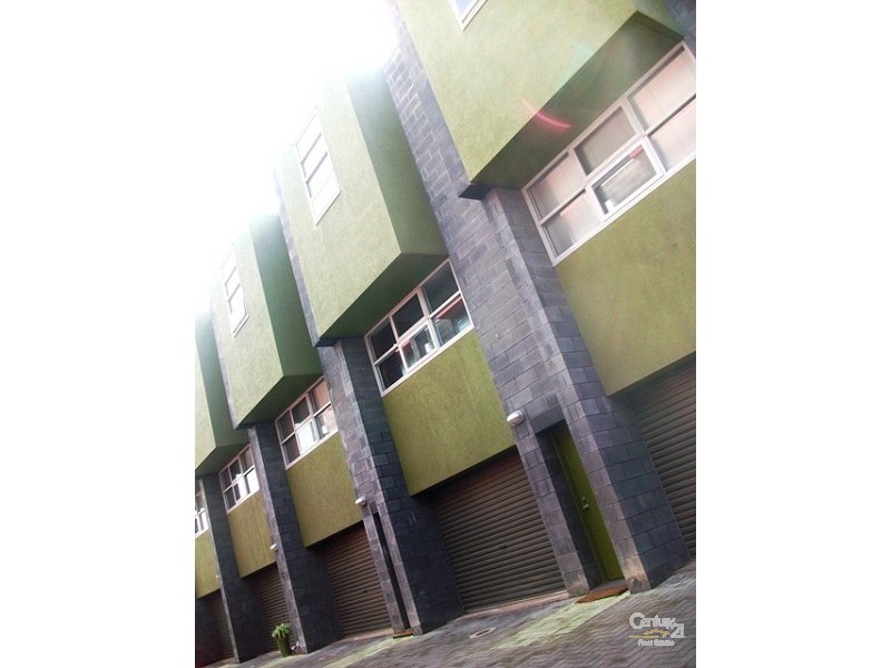 4 Pistrina Court, Adelaide SA 5000