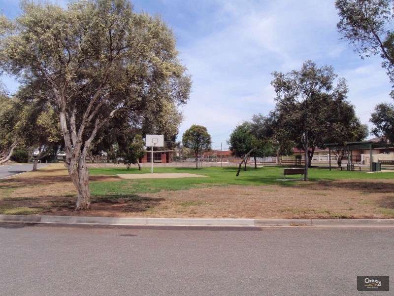 45 Dudley Crescent, Mansfield Park SA 5012