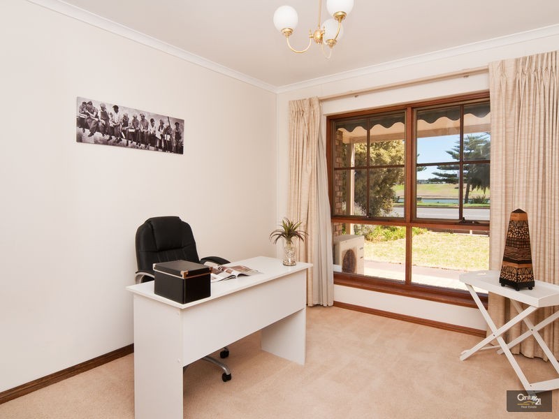 1/33 Adelphi Crescent, Glenelg North SA 5045