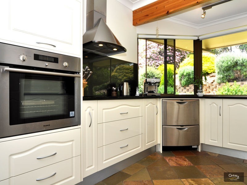 15 Bishop Street, Skye SA 5072