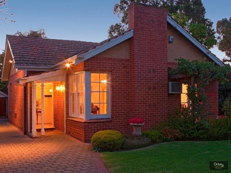 10 Eglington Avenue, Black Forest SA 5035