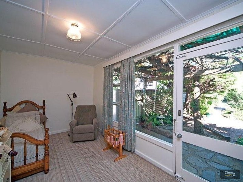 10 Eglington Avenue, Black Forest SA 5035