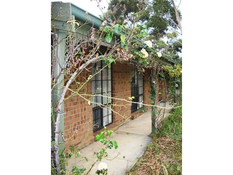 11 Iona Road, Aberfoyle Park SA 5159