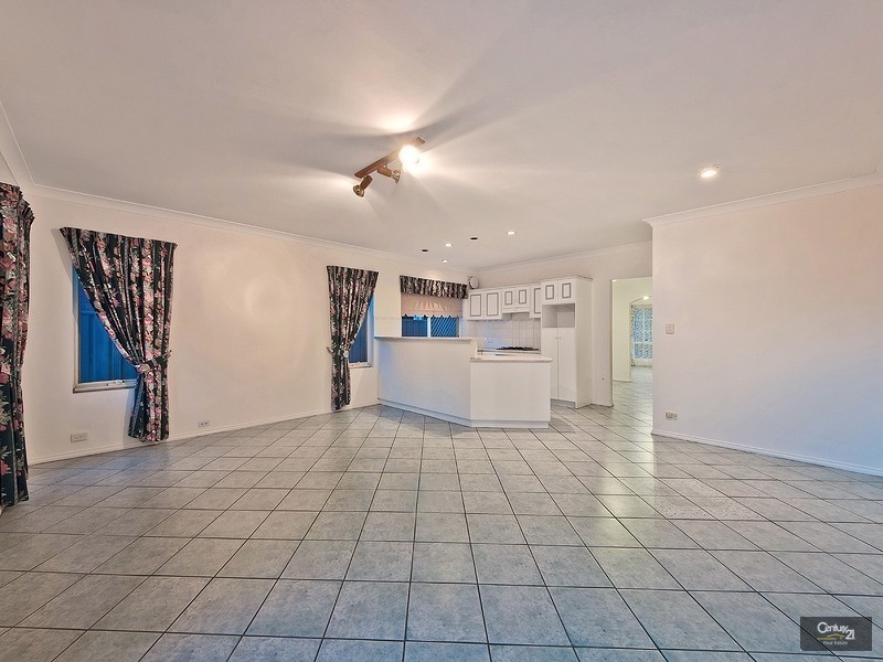 7 Old Hall Court, Oakden SA 5086