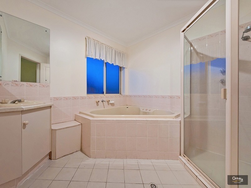 7 Old Hall Court, Oakden SA 5086