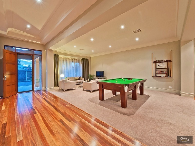 19  Dunrobin Road, Hove SA 5048