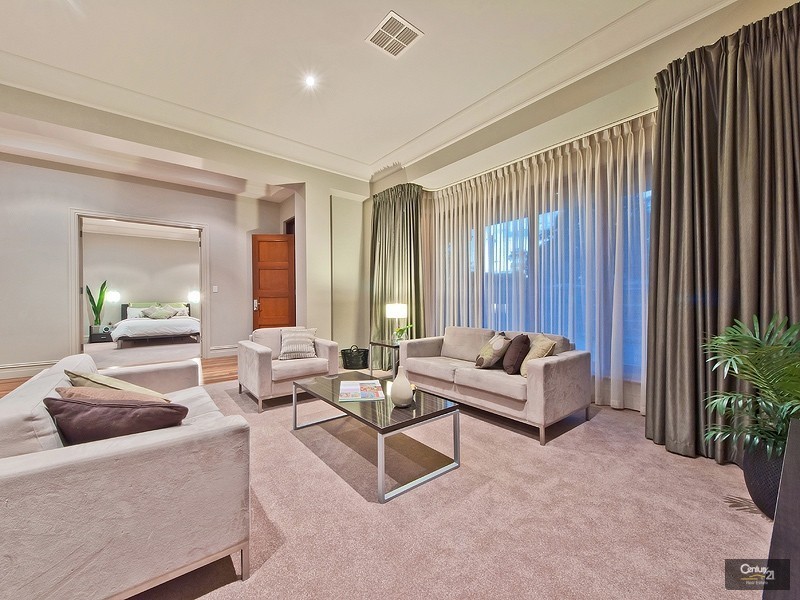 19  Dunrobin Road, Hove SA 5048