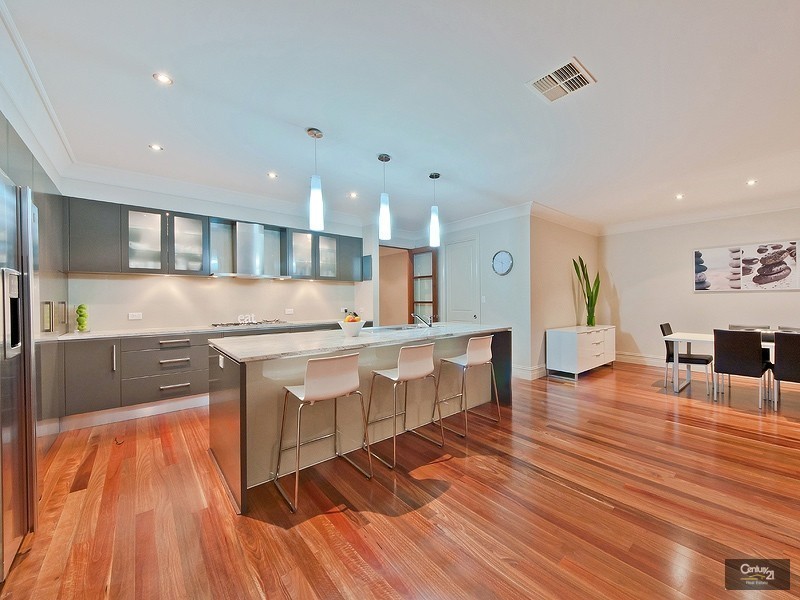 19  Dunrobin Road, Hove SA 5048