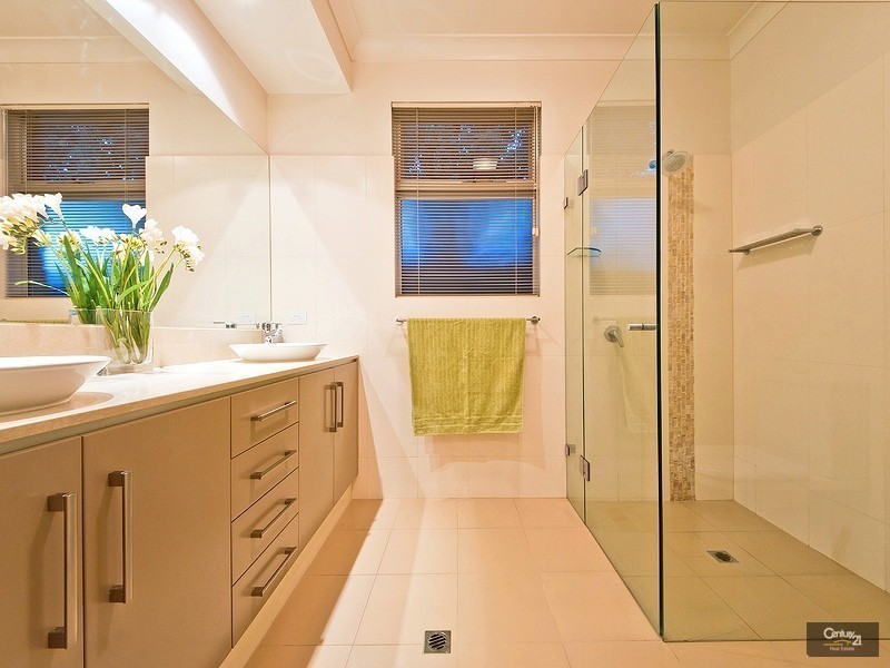 19  Dunrobin Road, Hove SA 5048