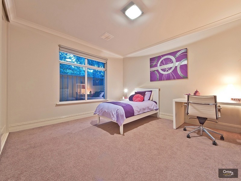 19  Dunrobin Road, Hove SA 5048