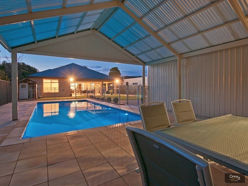 19  Dunrobin Road, Hove SA 5048