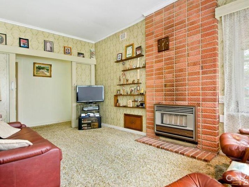 9 Nickels Avenue, Park Holme SA 5043