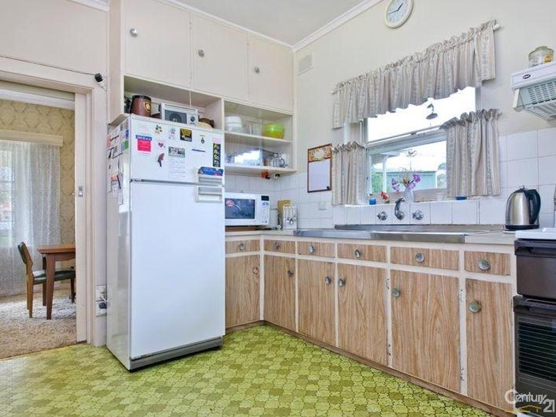 9 Nickels Avenue, Park Holme SA 5043