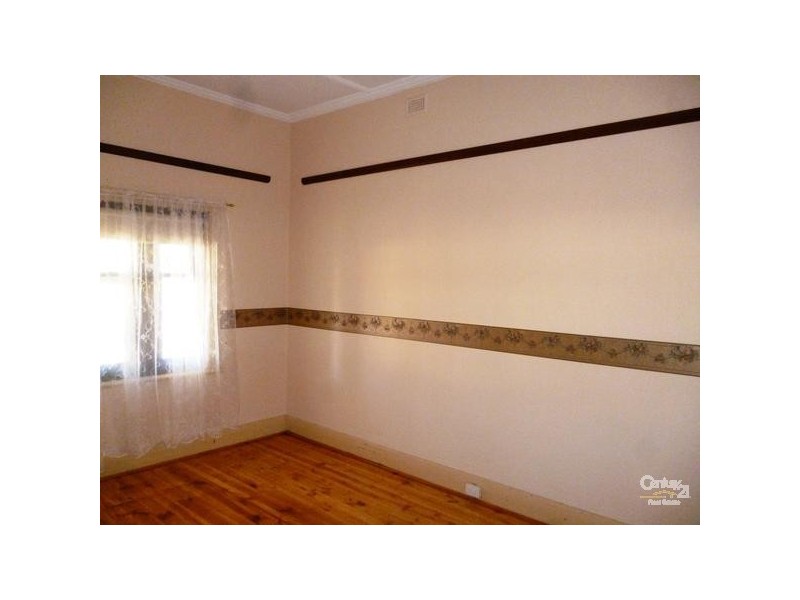 2 Laught Avenue, Black Forest SA 5035