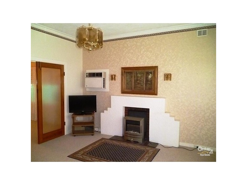 20 Laught Ave, Black Forest SA 5035