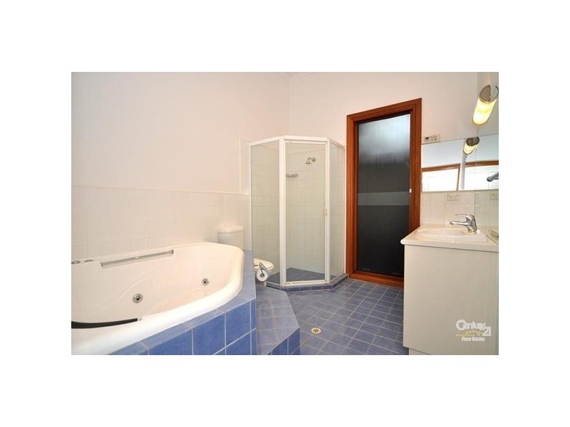 3 Desaumarez Street, Kensington Park SA 5068