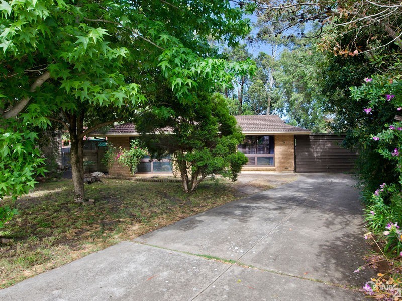 36 Oakridge Road, Aberfoyle Park SA 5159
