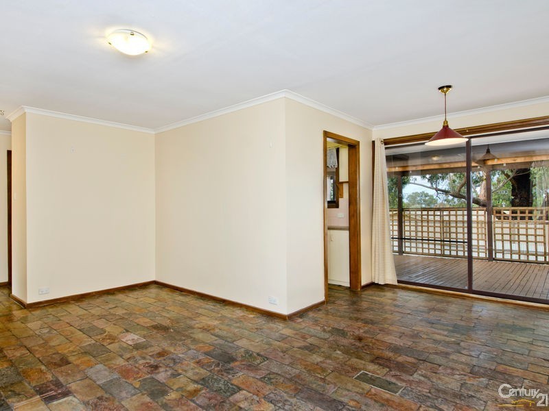 36 Oakridge Road, Aberfoyle Park SA 5159